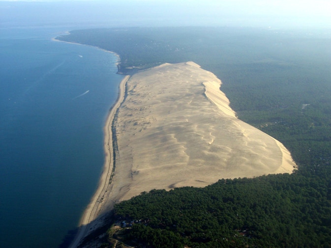 Dune du Pilat photographiée par Larrousiney at French Wikipedia